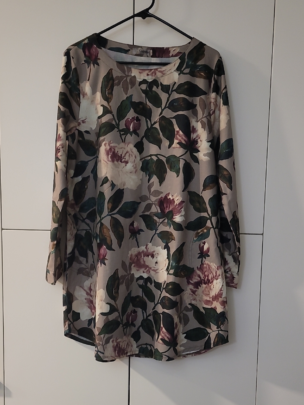 Cupshe Beige Long-Sleeve Floral Tunic with Pockets. Green Leaves and Pink Blooms
